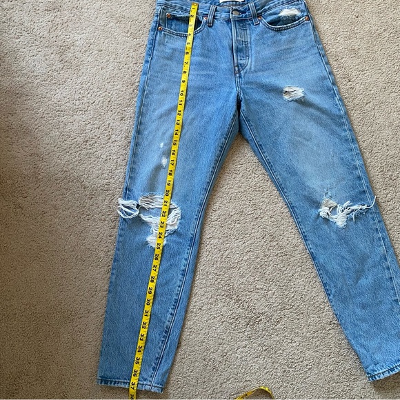 Levi's Premium High Rise Wedgie Denim Jean Size 28 . Like new - Picture 11 of 15